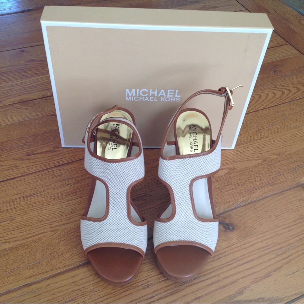 Michael Michael Kors Gillian Wedge Size 10M